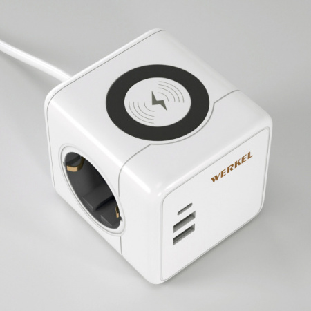 WERKEL Розеточный блок 3-местный + 3×USB + беспроводная зарядка W6513501